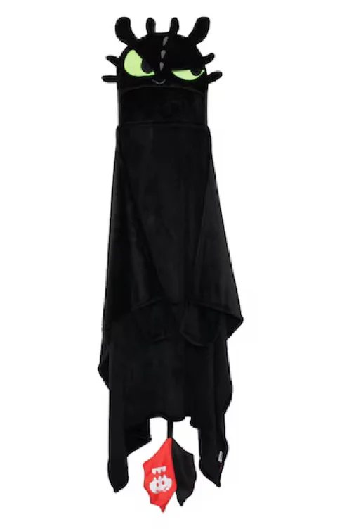 How To Train Your Dragon Toothless Hooded Blanket | UNIVERSAL ORLANDO