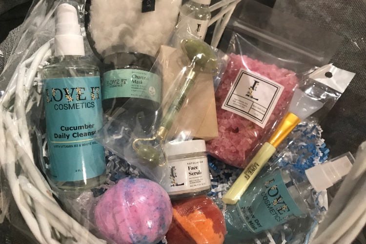 Pamper Me Gift Basket | Medium