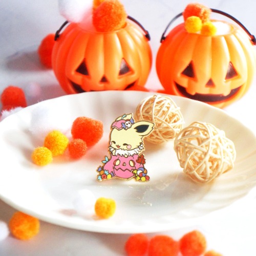 Halloween - Jolteon Pumpkin Enamel Pin | Standard