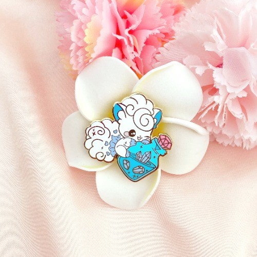 Alolan Vulpix Potion Enamel Pin | Standard
