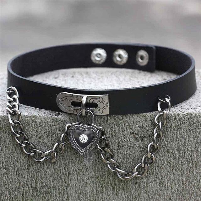 Victorian Locket Choker Necklace - Black