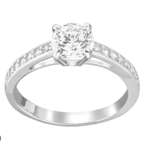 WHITE GOLD DIAMOND RING