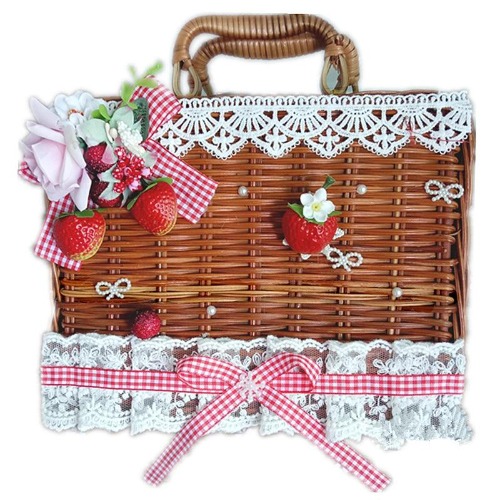 Wicker Strawberry Purse - Berry Embellished