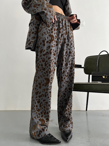 Panta Leopard Print Pants - M