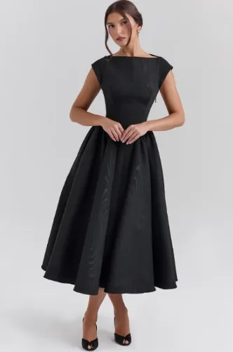 House of CB : Debutante Robe mi-longue dos nu en satin moiré noir