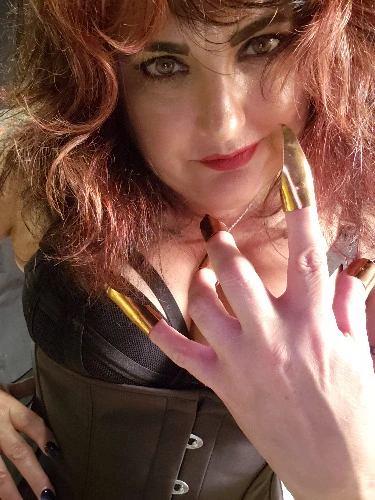 Mistress needs a new laptop