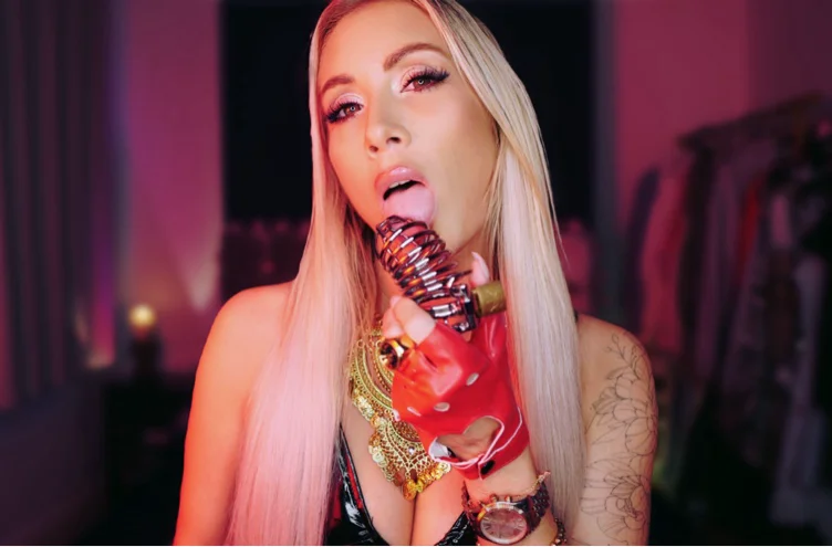 Forever Controlled 🌹