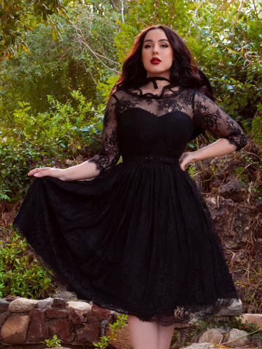 Mourning Dress in Black Lace | M