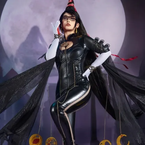 Bayonetta cosplay - Miccostumes