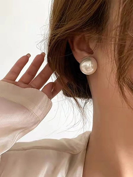 Faux Pearl Decor Stud Earrings