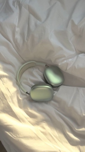 AirPods Max | AirPods Max in Sky Blue