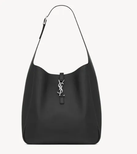 Le 5 a 7 supple Large in grained leather in black and silver
