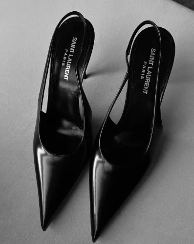 black pointed toe heels 