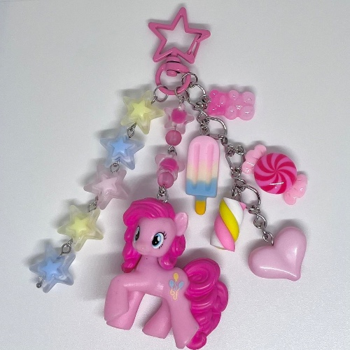 💗🎈Pinkie Pie keychain 🎈💗
around 5”...