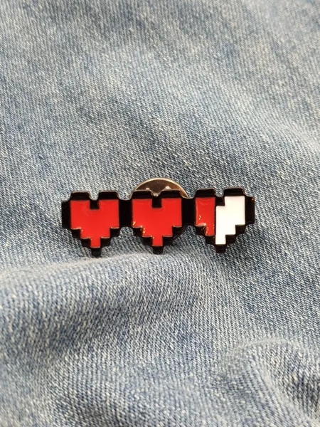 The legend of zelda heart pixel Enamel  pin badge