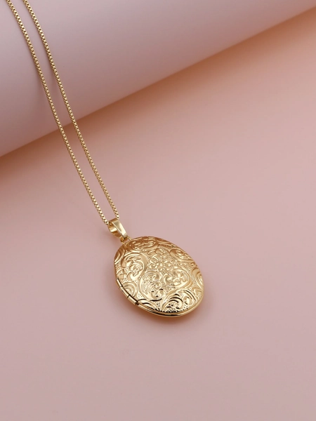 New Oval Carving Retro Hollow Star  Photo Locket Pendant Photo Necklace Copper Album Box Necklace Women Jewelry