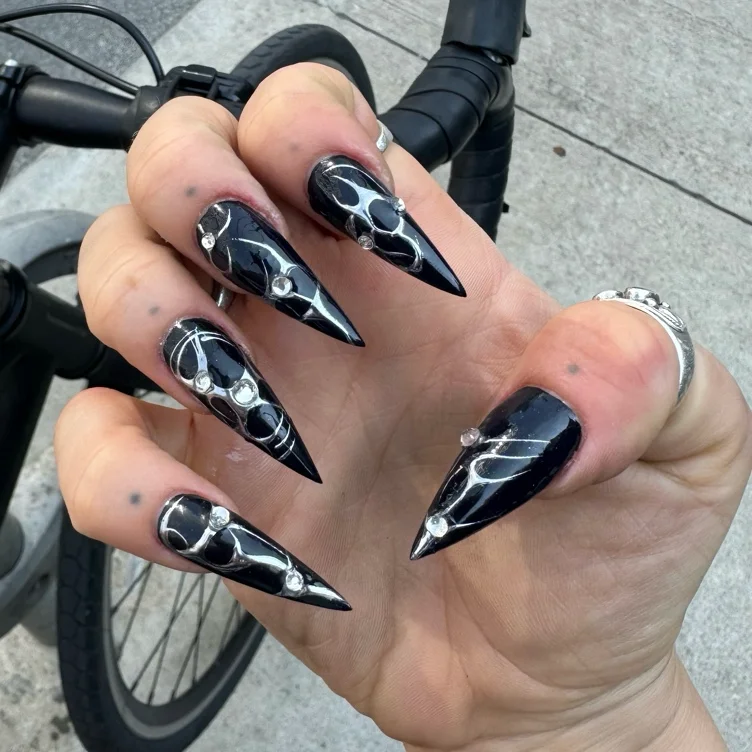 Nails 