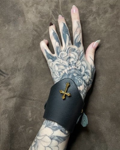 Monsignor Cuffs Black