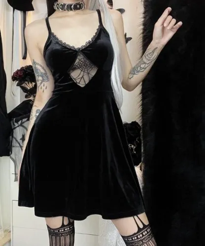 Black gothic dress 