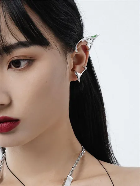 Niche Designs, Futuristic Ear Hooks, Elf Ear Butterfly Skeleton Ear Clip, Cyberpunk Gothic Earrings, Y2k Style, High-end Unisex