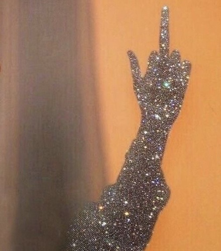 𝒞𝓊𝓈𝓉ℴ𝓂 𝒫𝒾𝒸𝓈 ℴ𝓇 𝒱𝒾𝒹𝓈