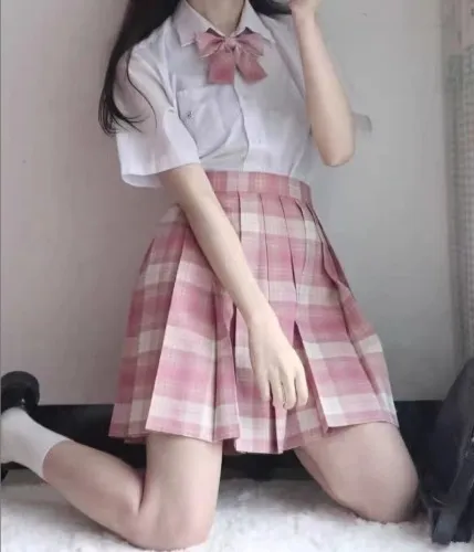 Pink checkered skirt 💗