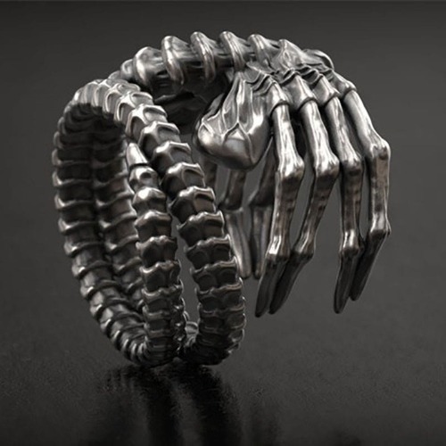 Alien Facehugger Claw Skull Ring