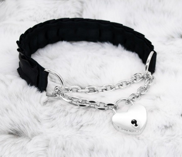 Black Front-Locking Martingale BDSM Collar | Silver