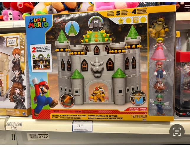 Super Mario bowsers castle play set 