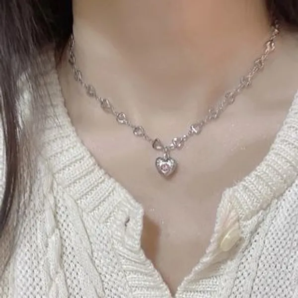 Heart Rhinestone Pendant Alloy Necklace