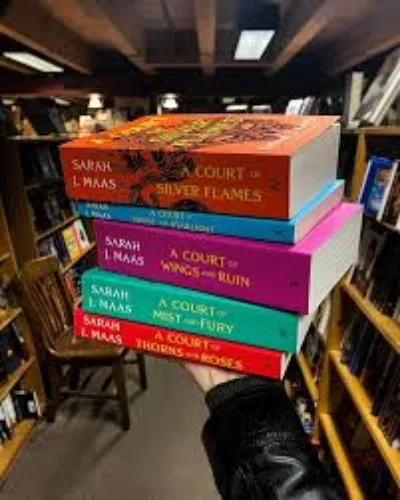 📚 Buy Elmz her next book ♡