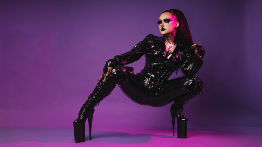 Generous tip for Miss 💜