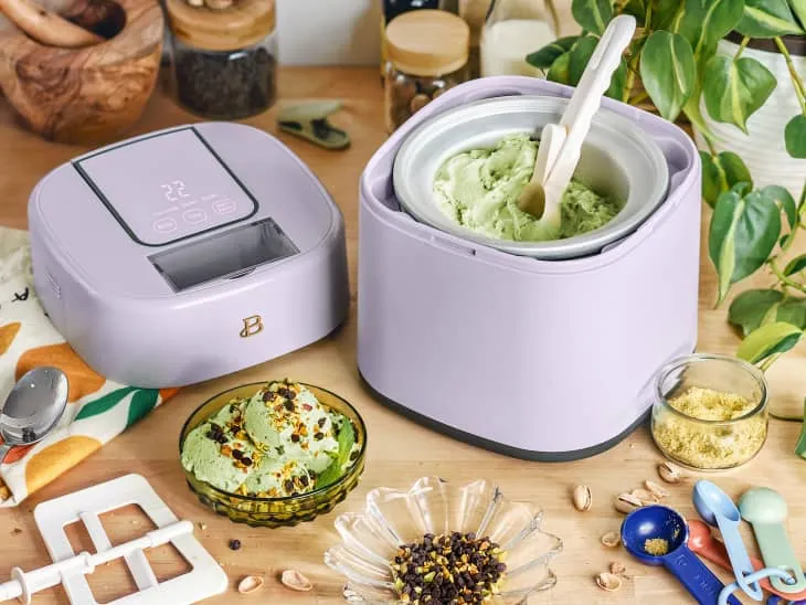Beautiful 1.5 Qt Ice Cream Maker with Touch Activated Display