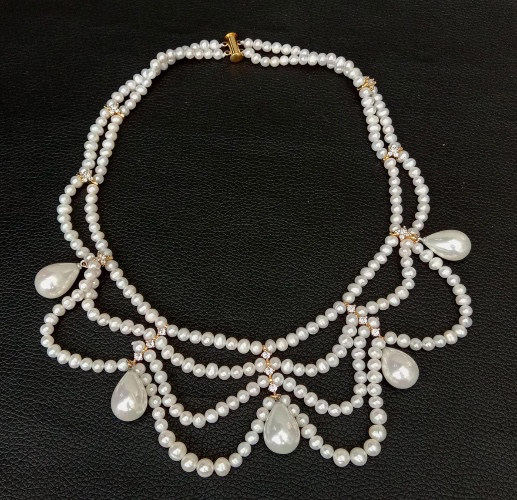 Pearl Teardrop Necklace