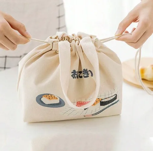 Bolsa de almoço multifuncional com isolamento térmico Bolsa Bento de grande capacidade Bolsa isolada à prova d'água Recipiente portátil para alimentos com alça de ombro removível Bolsa para piquenique ao ar livre Pode conservar frutas, leite, bebidas e armazenar talheres Bolsa de ombro com vários porcos com alça superior A companheira perfeita para trabalho, escola, viagens ao ar livre, piqueniques e acampamentos Bolsas organizadoras escolares Bolsas de armazenamento para professores Bolsas para sala de aula Bolsas organizadoras para sala de aulaMulherPara mulheres, senhoras