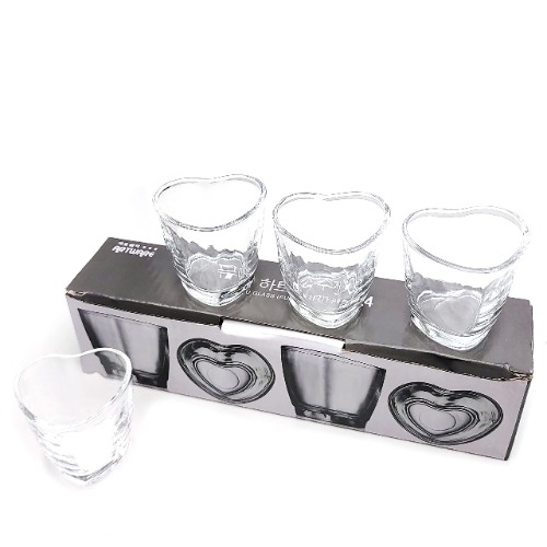 Soju Shot Glasses Sets, 1.7 oz Heart Shaped Glass for Soju, Whiskey, Tequila, Vodka, Espressos and Liquor