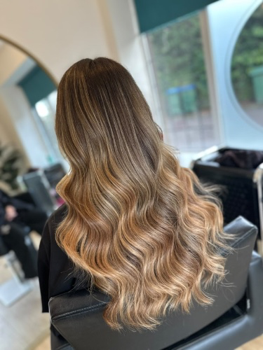 Hair Salon 💇🏼‍♀️ (£200) 