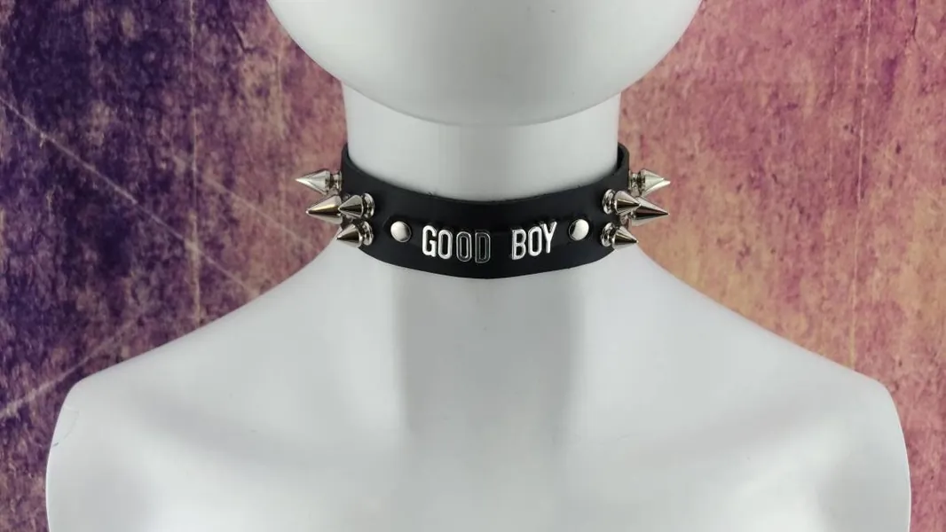 Good Boy Choker Echtleder - Choker Kragen schwarzes Lederband mit Metallbuchstaben GOOD BOY IV