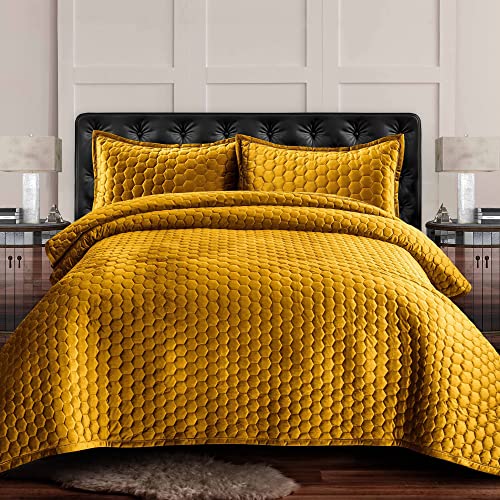 Tribeca Living Velvet King Quilt, Three-Piece Honeycomb Stitch Bedding Set Includes One Oversized Quilt & Two Sham Pillowcases, 260GSM Super Soft Velvet, Lugano/Gold - King - Gold