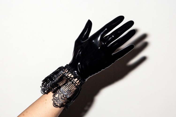Lace Trimmed Gloves — Reneé Masoomian