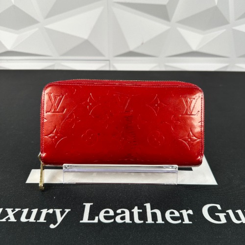 Louis Vuitton Red Vernis Zippy (CA4099)