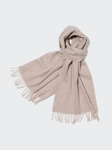 ✧ Uniqlo cashmere scarf