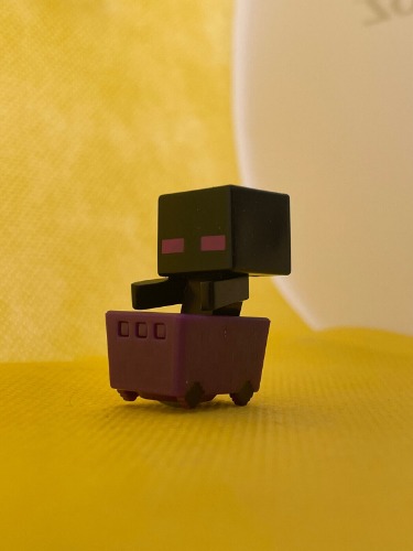 Enderman in Minecart - Minecraft MINI-FIGURES Series 7
