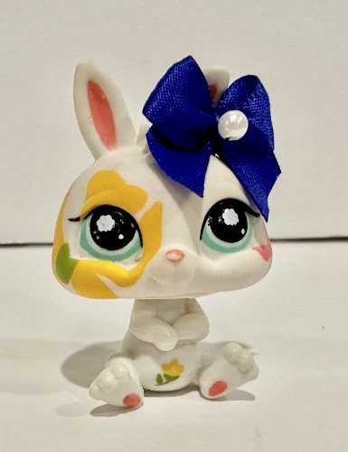 Bunny #1067 Littlest Pet Shop Floral Postcard