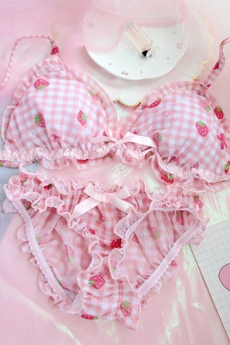 Strawberry Plaid Lingerie Set - S 65ABC70AB
