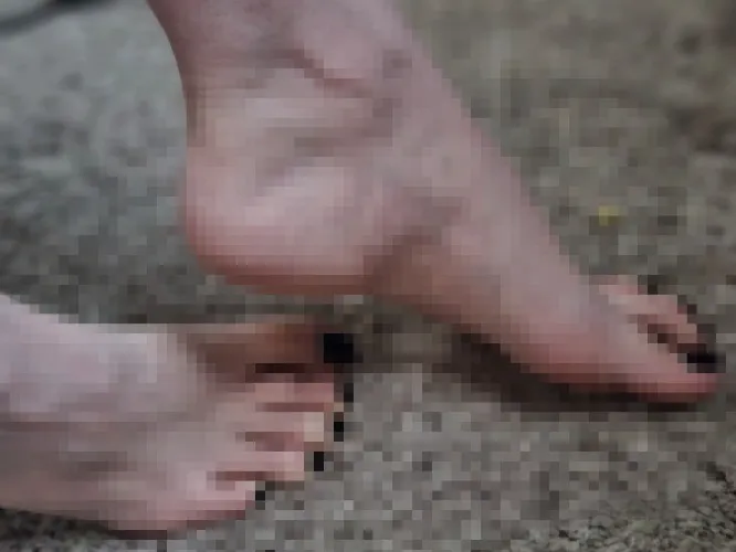 Treat my feet to a pedi