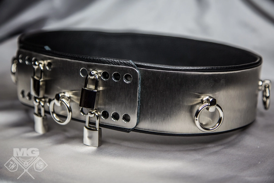 Waist shackle lockable stainless steel belt 