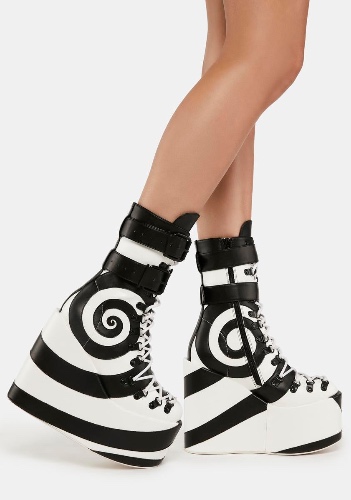Waking Dream Traitor Boots | US 10