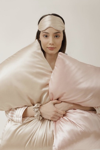 Mulberry Silk Pillowcase (9 colours) | Champagne