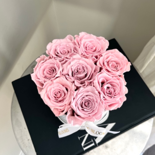 8 Infinity Rose Hat Box | White / Light Pink